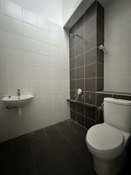 2-storey Terraced House for Sale in Setia Utama (Setia Alam) - Jess Tee - Bathroom - PropertyGuru.com.my