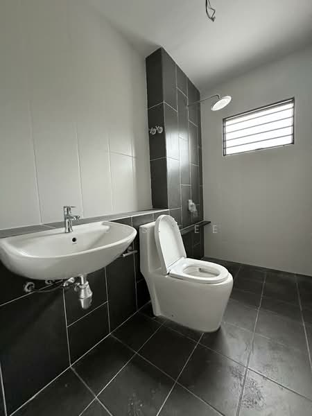 2-storey Terraced House for Sale in Setia Utama (Setia Alam) - Jess Tee - Bathroom - PropertyGuru.com.my