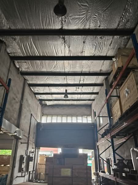 High Ceiling - 8 ~ 9 Meter