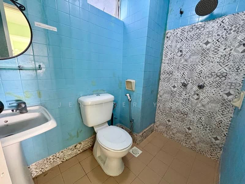 Apartment for Sale at Kempas Apartment - Jennifer Yap - Common bathroom - PropertyGuru.com.my