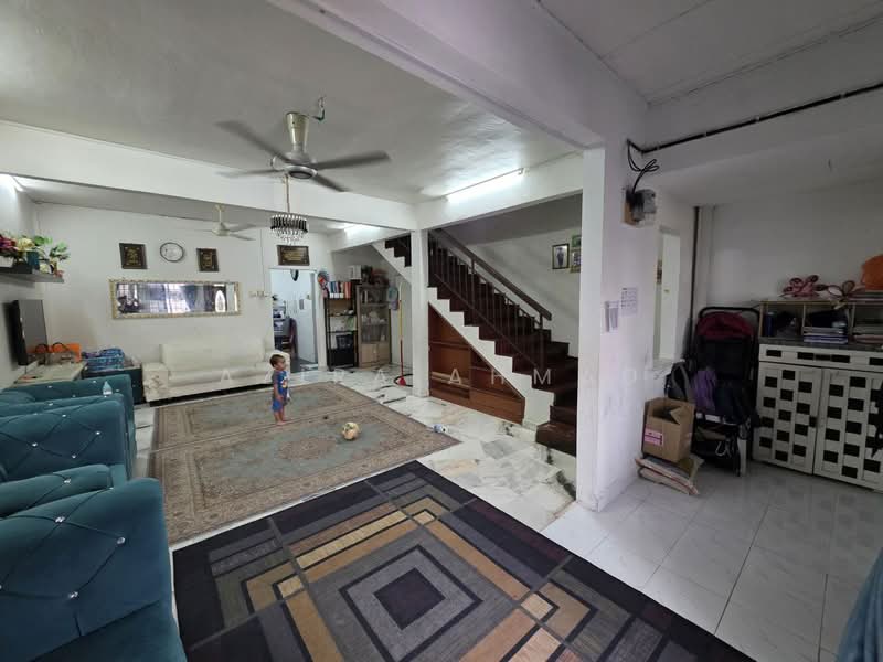 Rumah Teres 2 Tingkat untuk Dijual di Bandar Teknologi Kajang (Kajang) - Azira Ahmad - Living Room - PropertyGuru.com.my