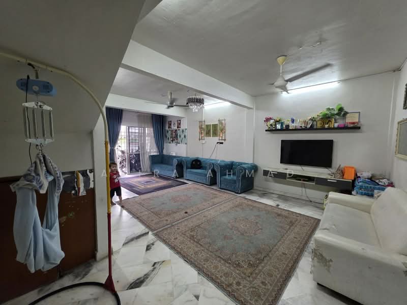Rumah Teres 2 Tingkat untuk Dijual di Bandar Teknologi Kajang (Kajang) - Azira Ahmad - Living Room - PropertyGuru.com.my