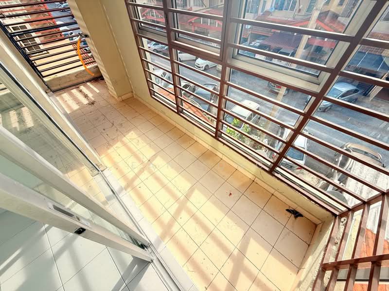 Townhouse for Sale in Batu Caves (Selangor) - Sean Yong - Balcony - PropertyGuru.com.my