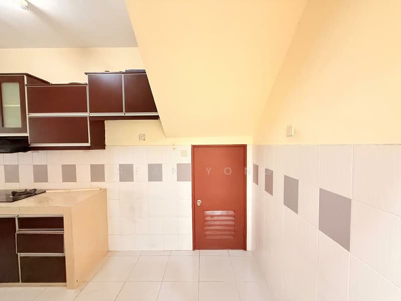 Townhouse for Sale in Batu Caves (Selangor) - Sean Yong - Kitchen - PropertyGuru.com.my