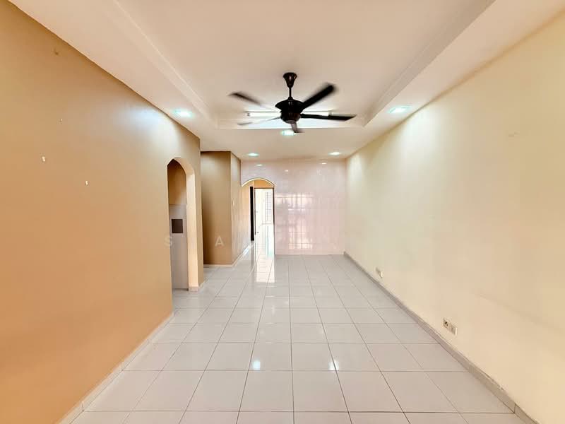 Townhouse for Sale in Batu Caves (Selangor) - Sean Yong - Living Room - PropertyGuru.com.my