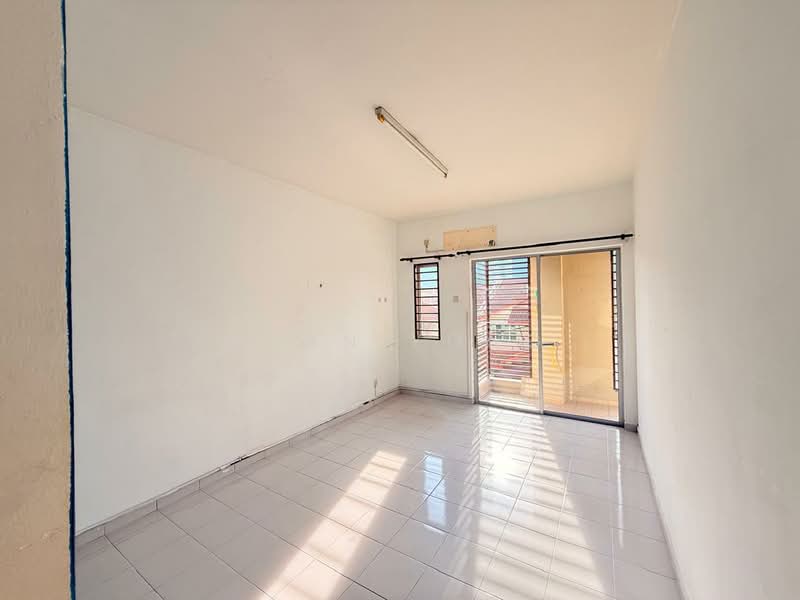 Townhouse for Sale in Batu Caves (Selangor) - Sean Yong - Balcony - PropertyGuru.com.my
