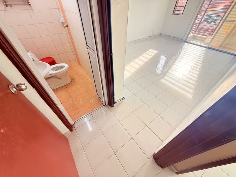 Townhouse for Sale in Batu Caves (Selangor) - Sean Yong - Bathroom - PropertyGuru.com.my