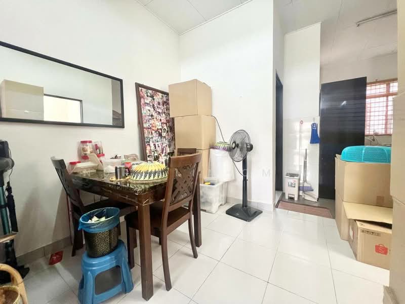1-storey Terraced House for Sale in Klang (Selangor) - Nur Alia Omar - Dining Room - PropertyGuru.com.my