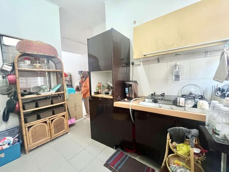 1-storey Terraced House for Sale in Klang (Selangor) - Nur Alia Omar - Kitchen - PropertyGuru.com.my