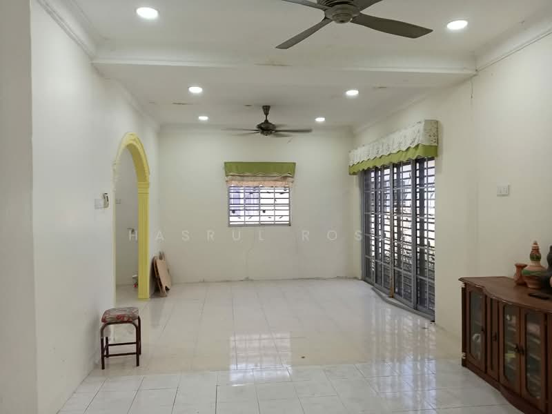 Semi-Detached House for Sale in Bandar Puteri Jaya (Sungai Petani) - Hasrul Rosli - Living Room - PropertyGuru.com.my