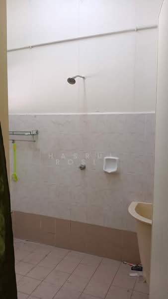 Semi-Detached House for Sale in Bandar Puteri Jaya (Sungai Petani) - Hasrul Rosli - Bathroom - PropertyGuru.com.my