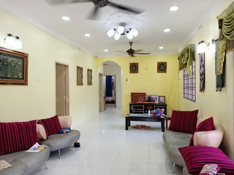 Semi-Detached House for Sale in Bandar Puteri Jaya (Sungai Petani) - Hasrul Rosli - Living Room - PropertyGuru.com.my