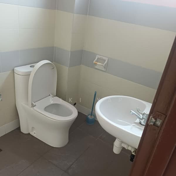 Semi-Detached House for Rent in Rawang (Selangor) - Kiki Yap - Bathroom - PropertyGuru.com.my