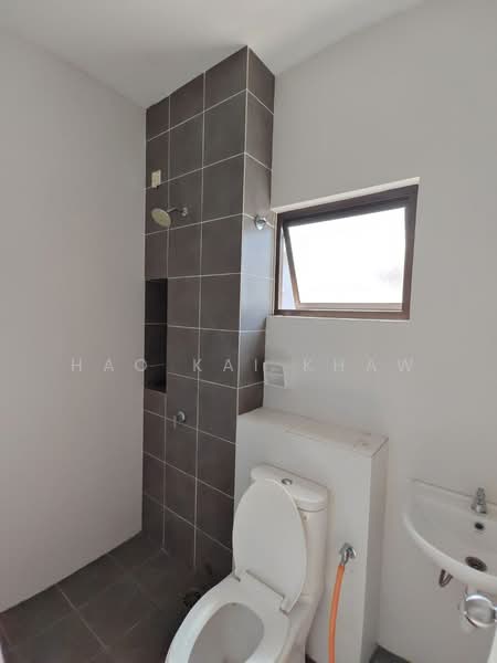 Rumah Teres 2 Tingkat untuk Dijual di Setia Alam (Selangor) - Hao Kai Khaw - Bathroom - PropertyGuru.com.my
