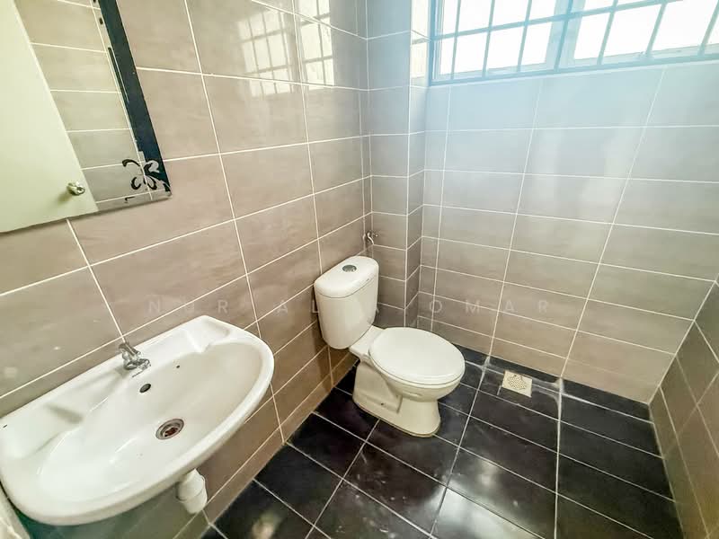 2-storey Terraced House for Sale in Klang (Selangor) - Nur Alia Omar - Bathroom - PropertyGuru.com.my