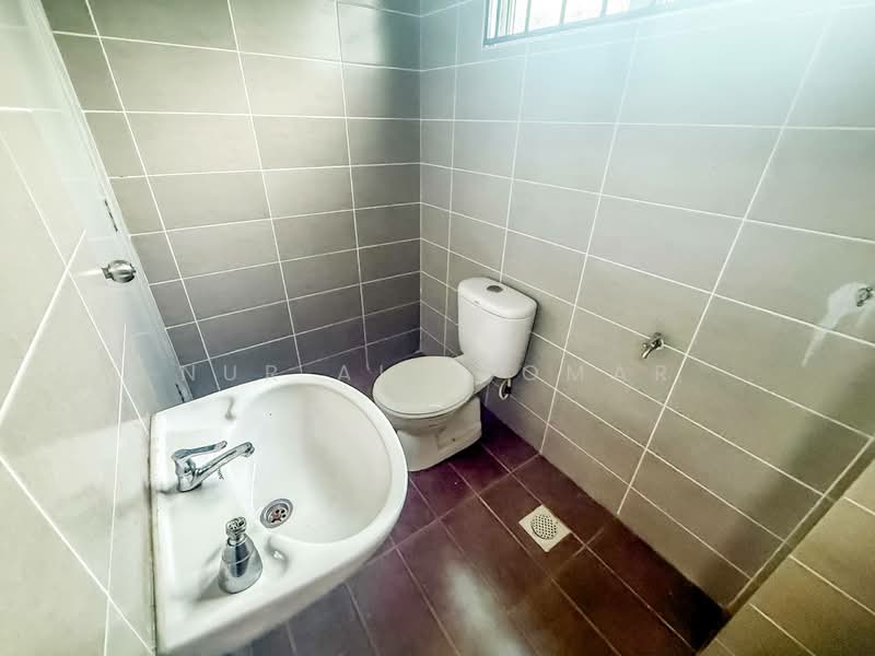 2-storey Terraced House for Sale in Klang (Selangor) - Nur Alia Omar - Bathroom - PropertyGuru.com.my