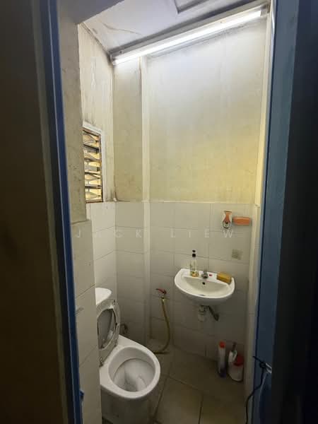 Shop for Rent in KL City Centre (Kuala Lumpur) - Jack Liew - Bathroom - PropertyGuru.com.my