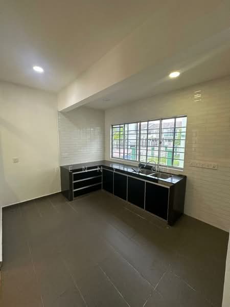 Rumah Teres 2 Tingkat untuk Dijual di Taman Bestari Perdana (Pasir Gudang) - Penny Koi - Kitchen - PropertyGuru.com.my