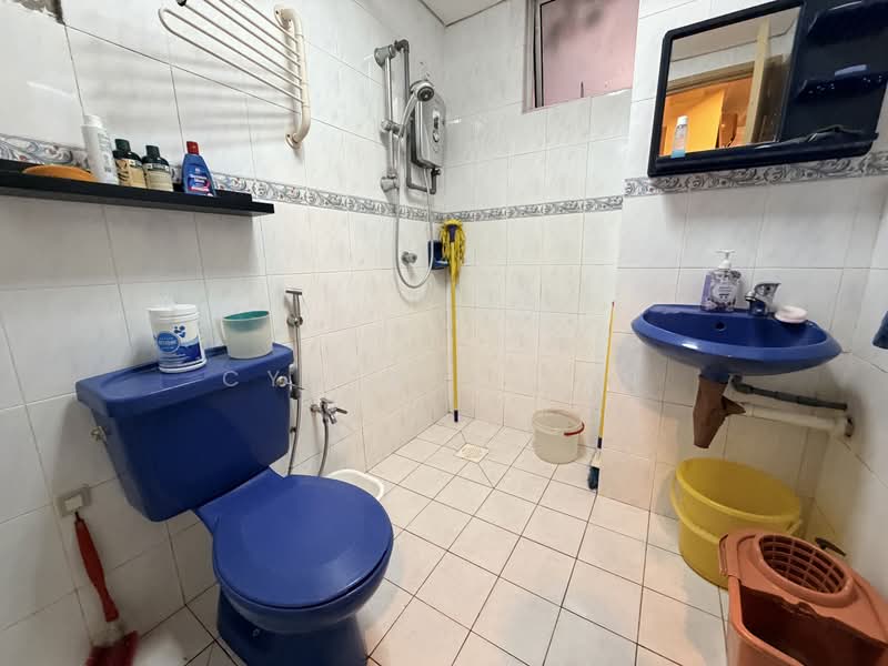Condominium for Sale at Kelana D'Putera - CYNTHIA TAN - Bathroom - PropertyGuru.com.my