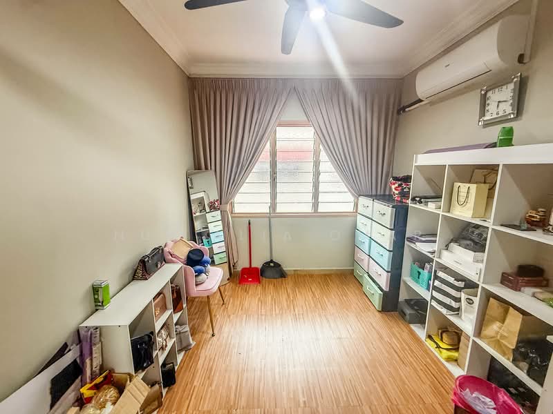 2-storey Terraced House for Sale in Kampung Perepat (Kapar) - Nur Alia Omar - Bedroom - PropertyGuru.com.my