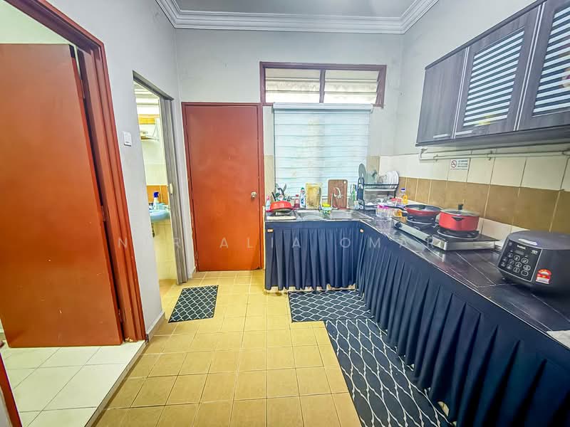 2-storey Terraced House for Sale in Kampung Perepat (Kapar) - Nur Alia Omar - Kitchen - PropertyGuru.com.my