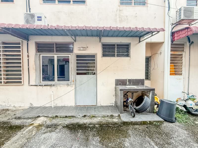 2-storey Terraced House for Sale in Kampung Perepat (Kapar) - Nur Alia Omar - PropertyGuru.com.my