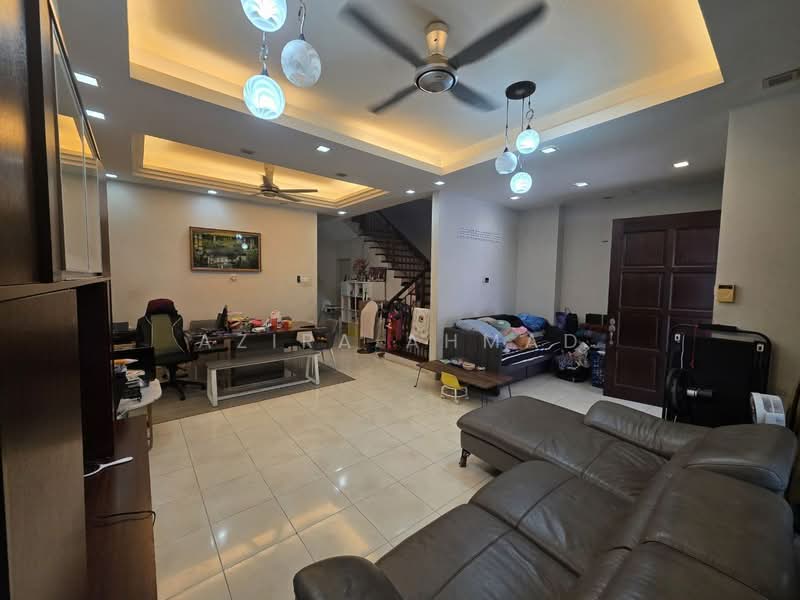 Rumah Teres 2 Tingkat untuk Dijual di Alam Sari (Bangi) - Azira Ahmad - Living Room - PropertyGuru.com.my