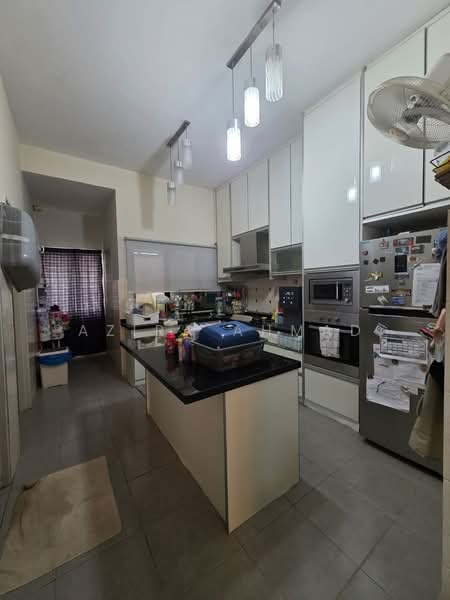 Rumah Teres 2 Tingkat untuk Dijual di Alam Sari (Bangi) - Azira Ahmad - Kitchen - PropertyGuru.com.my