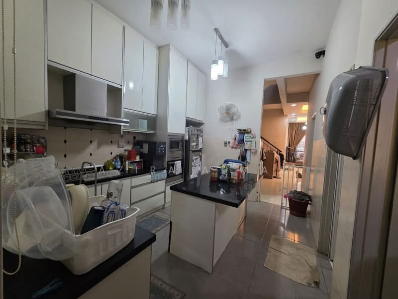 Rumah Teres 2 Tingkat untuk Dijual di Alam Sari (Bangi) - Azira Ahmad - Kitchen - PropertyGuru.com.my