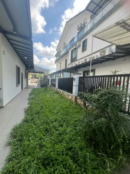 Rumah Berkembar untuk Dijual di Taman Sri Intan (Johor Bahru) - Winnie Ng - Exterior - PropertyGuru.com.my
