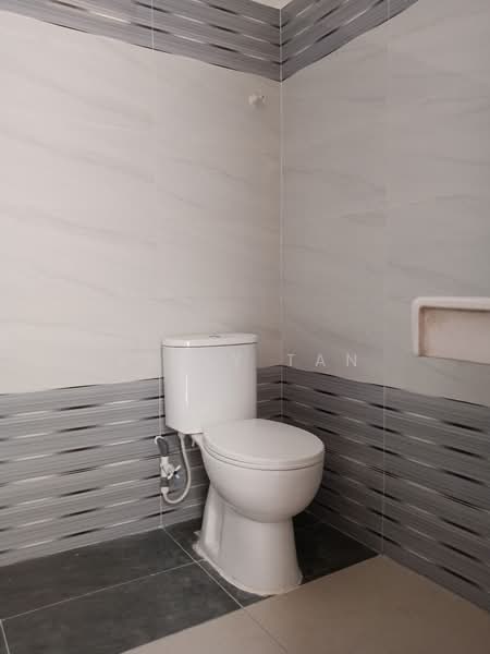 2-storey Terraced House for Sale in Taman Ipoh Timur (Ipoh) - Kelly Tan - Bathroom - PropertyGuru.com.my