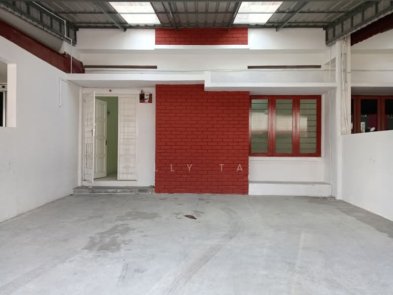 2-storey Terraced House for Sale in Taman Ipoh Timur (Ipoh) - Kelly Tan - Entrance - PropertyGuru.com.my
