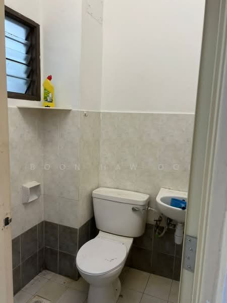 Rumah Teres 2 Tingkat untuk Disewa di Taman Idaman (Simpang Ampat) - Boon Haw Ooi - Bathroom - PropertyGuru.com.my