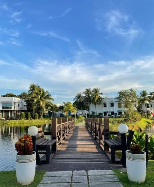 Rumah Bandar untuk Dijual di Country Heights (Kajang) - Jane Tee - Exterior - PropertyGuru.com.my