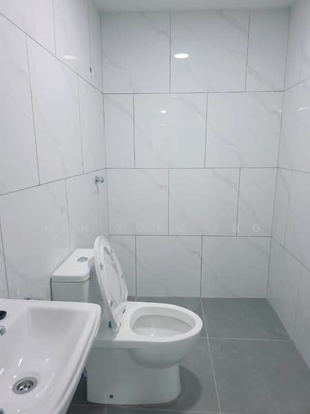 1-storey Terraced House for Sale in Taman Universiti (Skudai) - Han Yong Ang - Bathroom - PropertyGuru.com.my