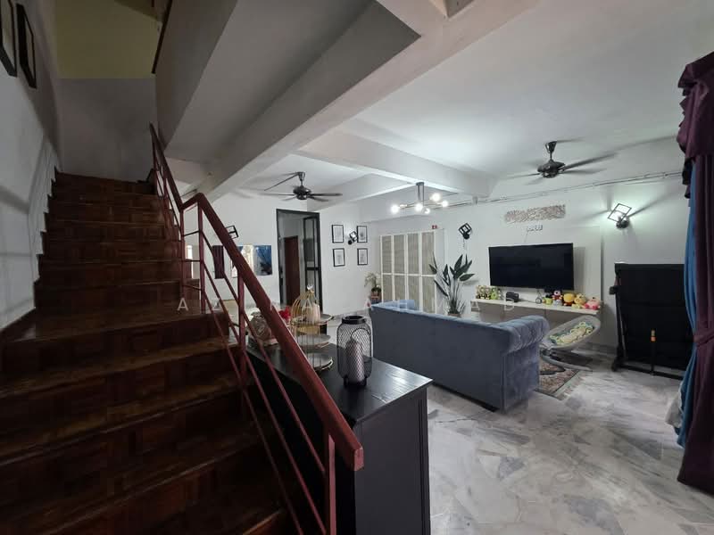 Rumah Teres 2 Tingkat untuk Dijual di Taman Sri Kenari (Kajang) - Azira Ahmad - Living Room - PropertyGuru.com.my