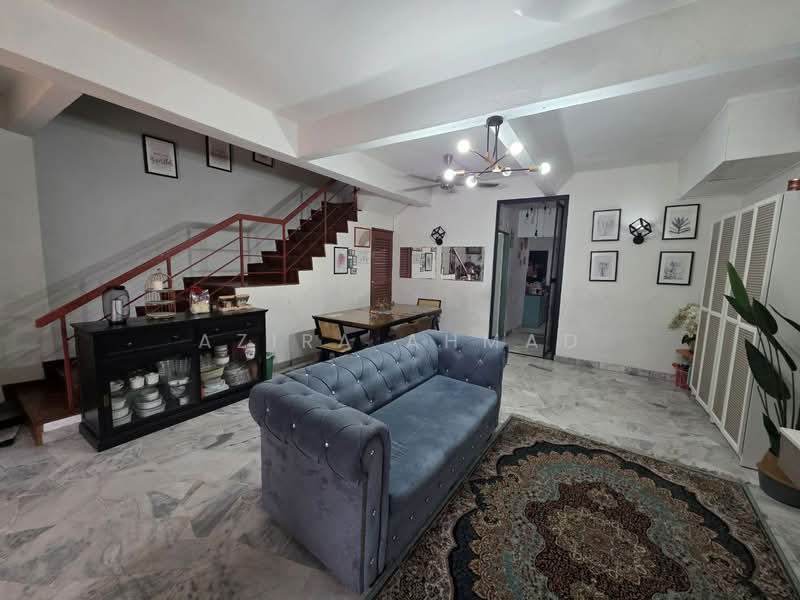 Rumah Teres 2 Tingkat untuk Dijual di Taman Sri Kenari (Kajang) - Azira Ahmad - Living Room - PropertyGuru.com.my