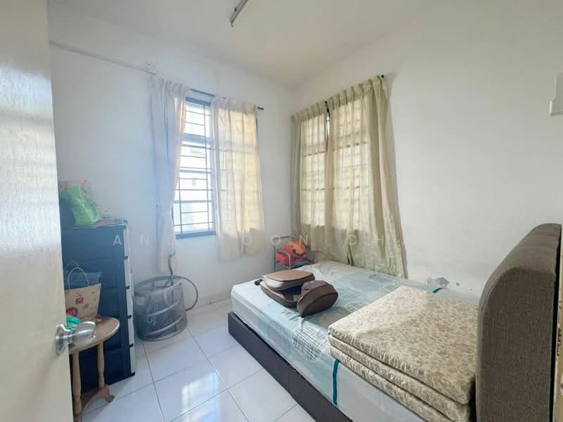 2-storey Terraced House for Sale in Taman Setia Indah (Tebrau) - Ang Boon Chai - Bedroom - PropertyGuru.com.my