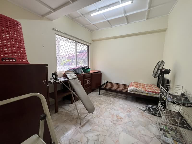 Rumah Banglo untuk Disewa di Seksyen 4 (Shah Alam) - Victor Huang - Bedroom - PropertyGuru.com.my