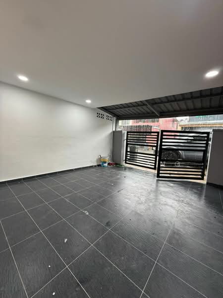 Rumah Teres 2 Tingkat untuk Dijual di Permas Jaya (Johor Bahru) - Wallace Ang - Entrance - PropertyGuru.com.my
