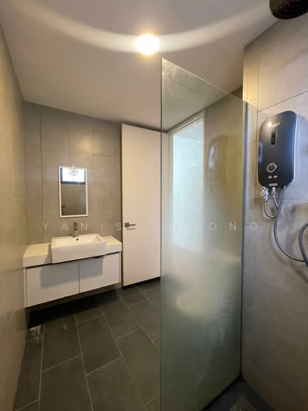 Service Residence for Sale at East Parc @ Manjalara - Yanis Cheong - Bathroom - PropertyGuru.com.my