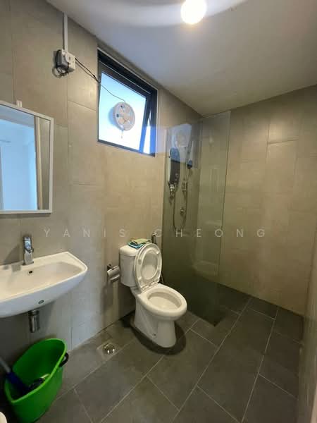 Service Residence for Sale at East Parc @ Manjalara - Yanis Cheong - Bathroom - PropertyGuru.com.my