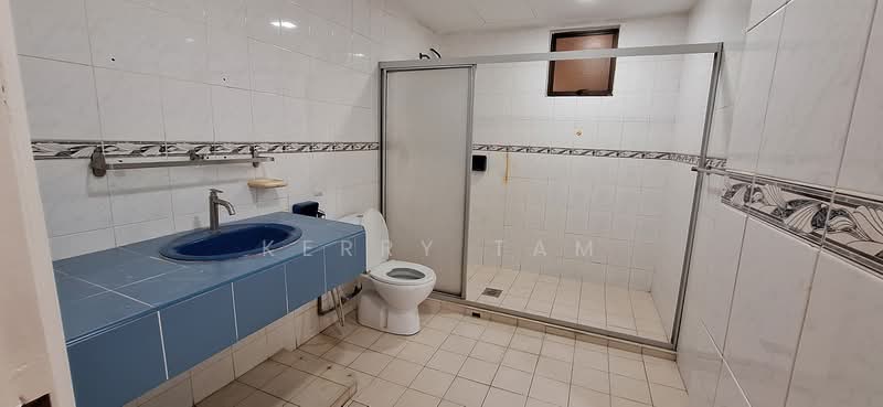 Kondominium untuk Dijual di Menara Duta 2 - Kerry Tam - Bathroom - PropertyGuru.com.my