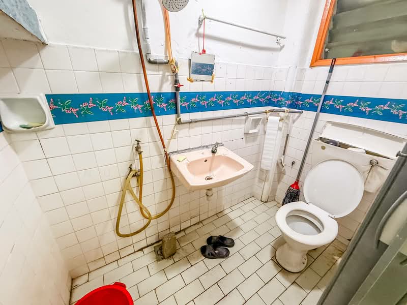 Rumah Teres 2 Tingkat untuk Dijual di Kuala Lumpur (Kuala Lumpur) - Nur Alia Omar - Bathroom - PropertyGuru.com.my
