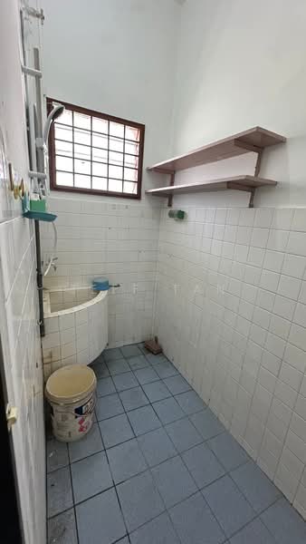 1-storey Terraced House for Rent in Ipoh Garden (Ipoh) - Jeff Tan - Bathroom - PropertyGuru.com.my