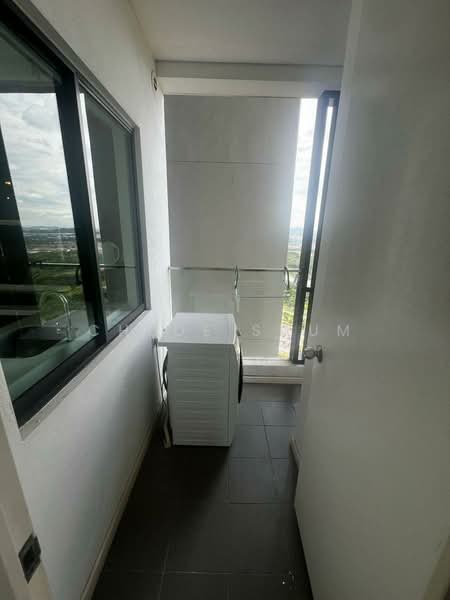 Kondominium untuk Disewa di The Elysia Park Residence - Chloe Shum - Balcony - PropertyGuru.com.my