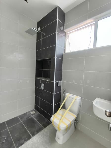 Rumah Berkembar untuk Dijual di Johor Bahru (Johor) - Wallace Ang - Bathroom - PropertyGuru.com.my