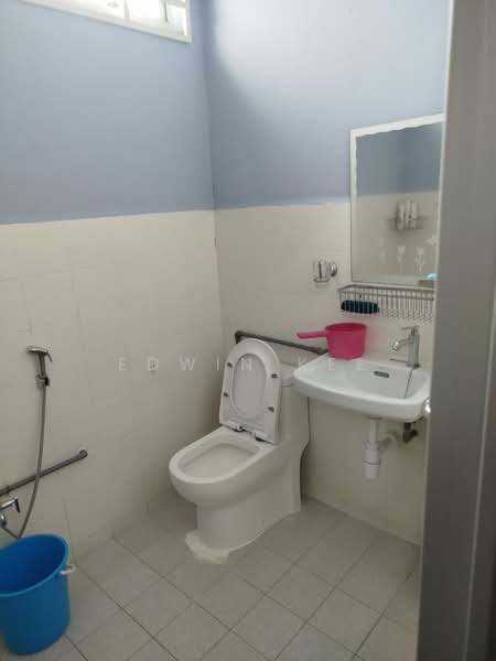 2-storey Terraced House for Sale in Senawang (Negeri Sembilan) - EDWIN KEE - Bathroom - PropertyGuru.com.my