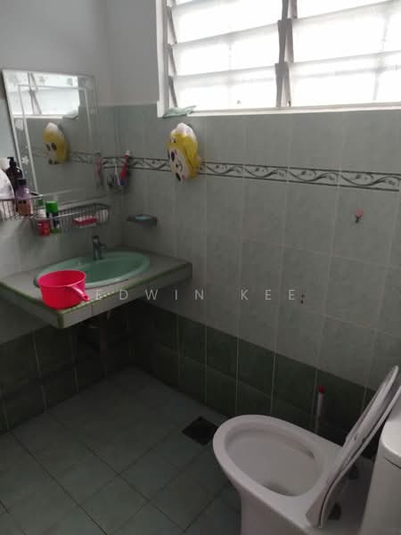 2-storey Terraced House for Sale in Senawang (Negeri Sembilan) - EDWIN KEE - Bathroom - PropertyGuru.com.my