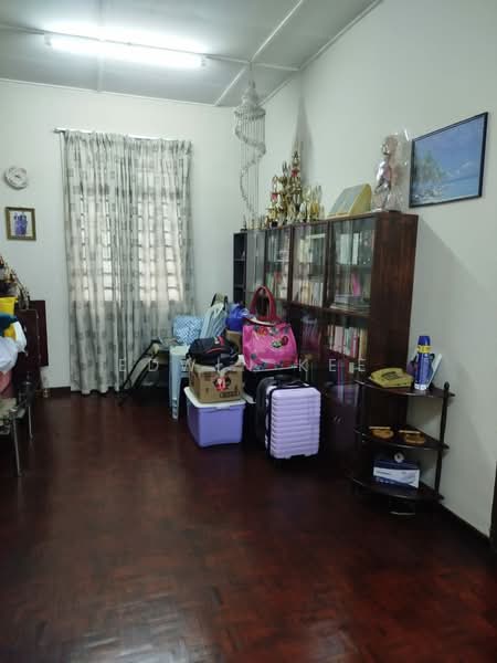 2-storey Terraced House for Sale in Senawang (Negeri Sembilan) - EDWIN KEE - Living Room - PropertyGuru.com.my